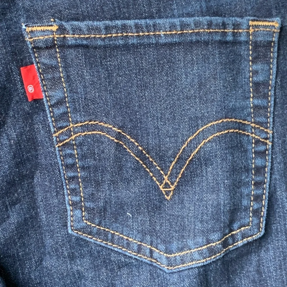 Levis waist rise